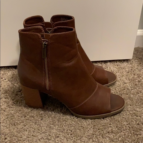 Open Toe Booties - Picture 3 of 6